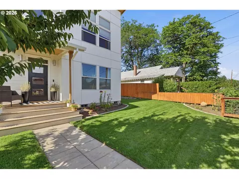 1224 E 8th St, The Dalles, OR 97058 photo 4