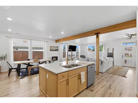 1224 E 8th St, The Dalles, OR 97058 photo 10