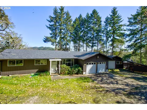 600 Garden Grove Dr, Roseburg, OR 97471