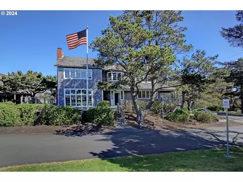 288 1st St, Gearhart, OR 97138