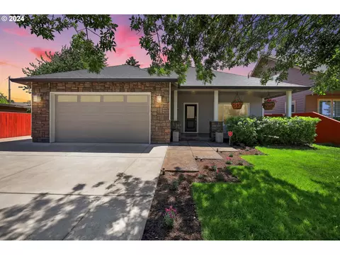 2479 Lenore Dr, Eugene, OR 97404