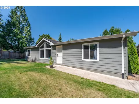 32080 NW Meadow Dr, North Plains, OR 97133