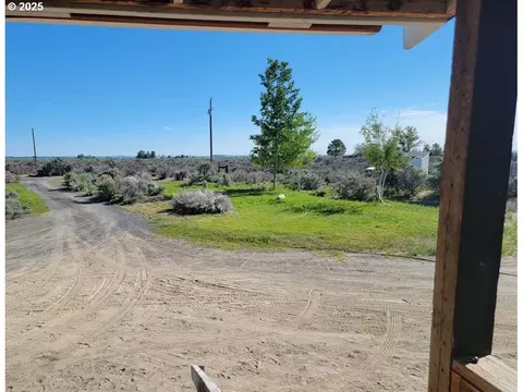 88160 Fairview Ln, Christmas Valley, OR 97641