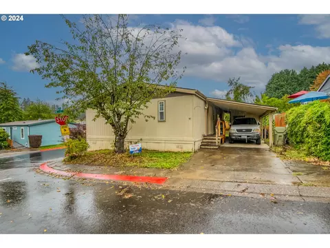 8300 NE Quatama St #91, Hillsboro, OR 97124
