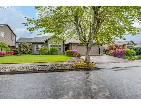 304 Julie Ann Dr, Oregon City, OR 97045