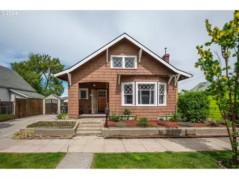 1015 E 8th St, The Dalles, OR 97058