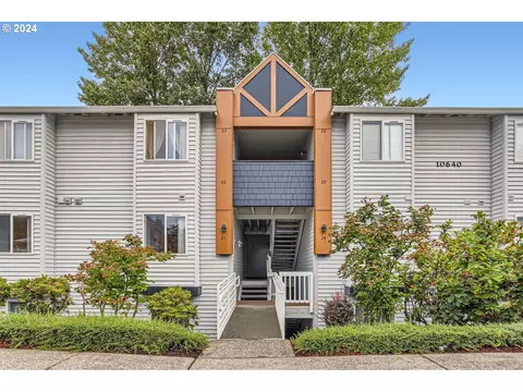 10640 SW Davies Rd #22, Beaverton, OR 97008