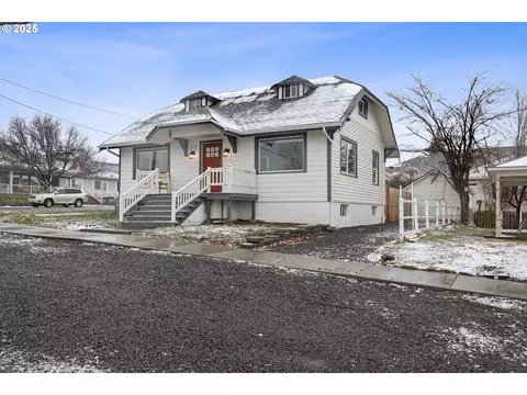 215 W Gilliam St, Condon, OR 97823