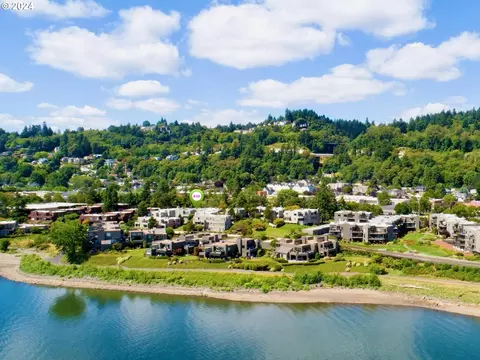 5858 S Riveridge Ln # 35, Portland, OR 97239