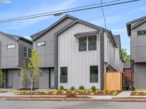 2385 SE 135th Ave #8, Portland, OR 97233