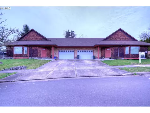 1412 S 57th St, Springfield, OR 97478