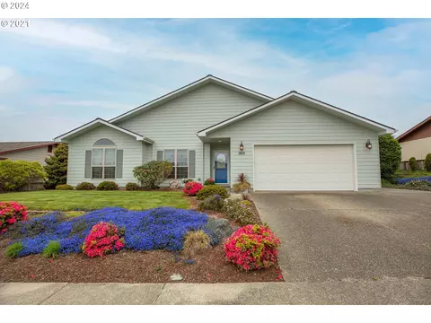 1971 Hayes, North Bend, OR 97459