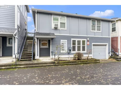 134 SE 119th Ave #4, Portland, OR 97216