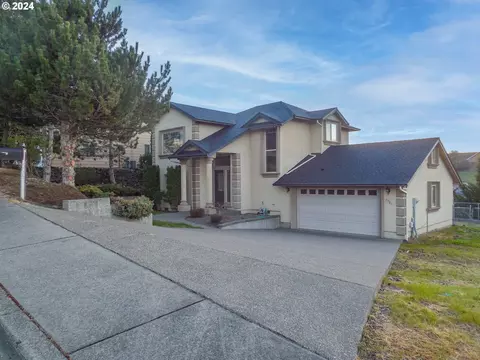 4301 Melody Ln, Roseburg, OR 97471