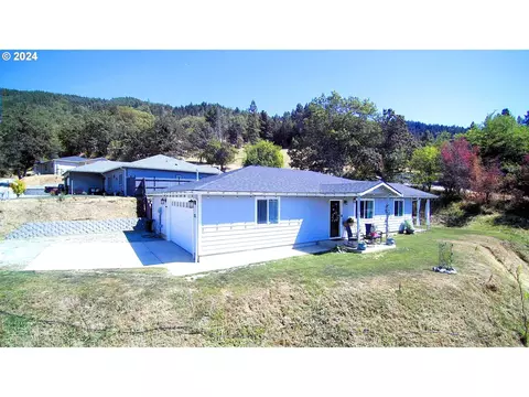 281 Clark St, Myrtle Creek, OR 97457