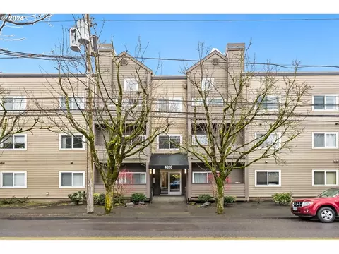 4320 S Corbett Ave, Portland, OR 97239