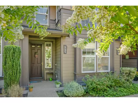 755 NE 73rd Ave, Hillsboro, OR 97124