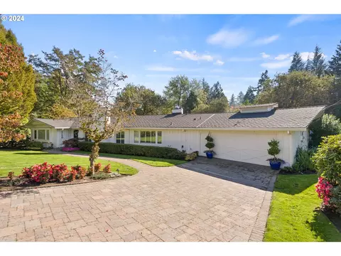 5150 SW Dogwood Ln, Portland, OR 97225