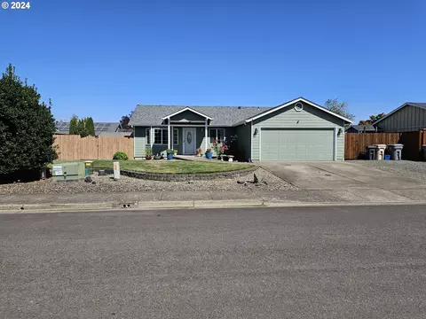 875 Ladino Pl, Harrisburg, OR 97446
