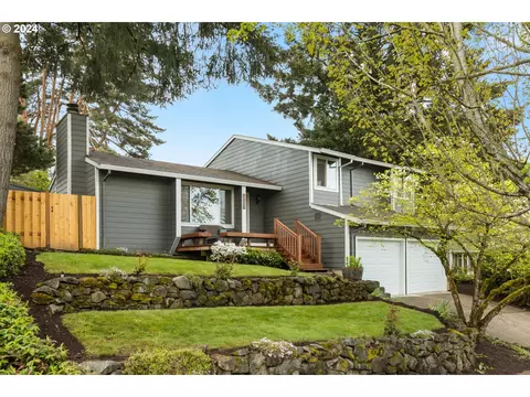 9576 SW Arikara Dr, Tualatin, OR 97062