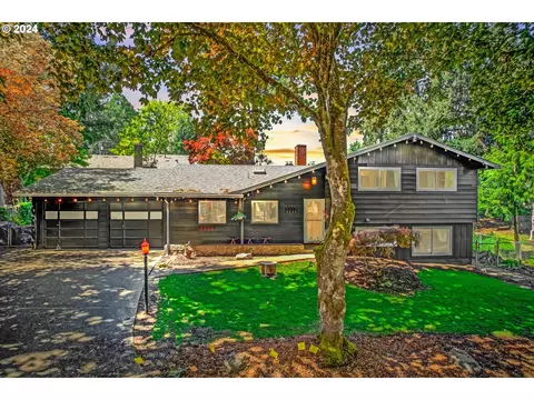 13495 SW Village Glenn Dr, Tigard, OR 97223