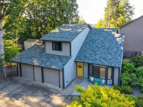 242 SW Meadow Dr, Beaverton, OR 97006