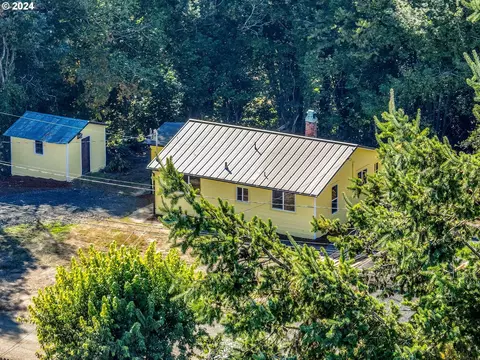 1213 N Baxter St, Coquille, OR 97423
