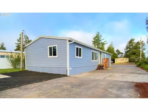 1590 Maple St, Florence, OR 97439