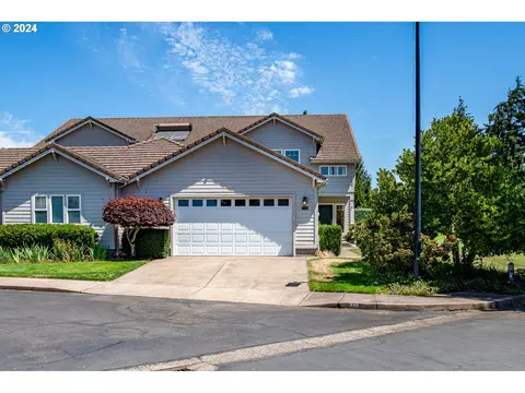 210 Magnolia Dr, Creswell, OR 97426