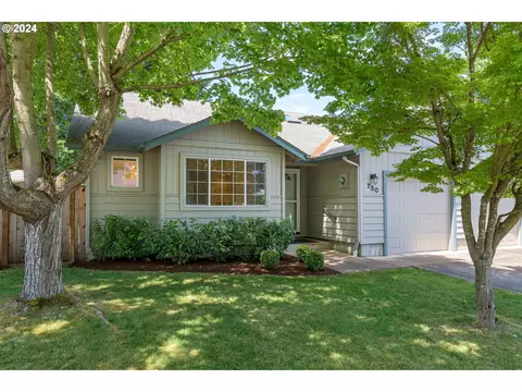 750 Red Cedar Ct, Eugene, OR 97402
