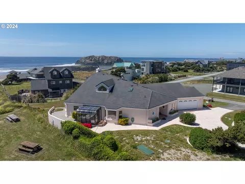 87108 Saturn Ln, Bandon, OR 97411