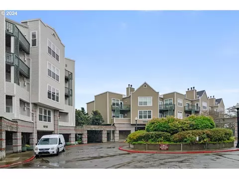 1616 S Harbor Way #506, Portland, OR 97201