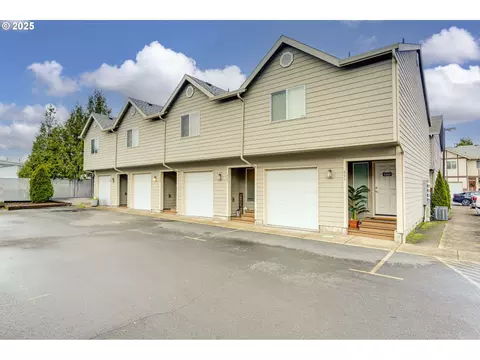 429 Harris Ln, Oregon City, OR 97045