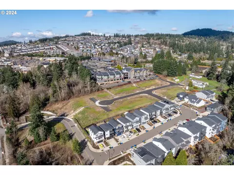 12801 SE Foxwood Ln, Happy Valley, OR 97086