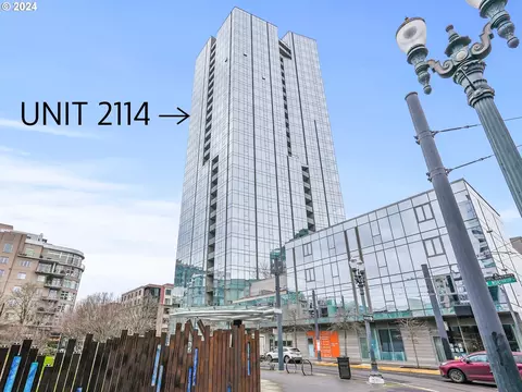 1075 NW Northrup St NW #2114, Portland, OR 97209