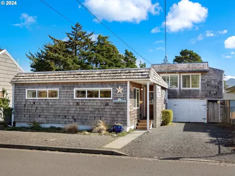 1741 Beach Dr, Seaside, OR 97138