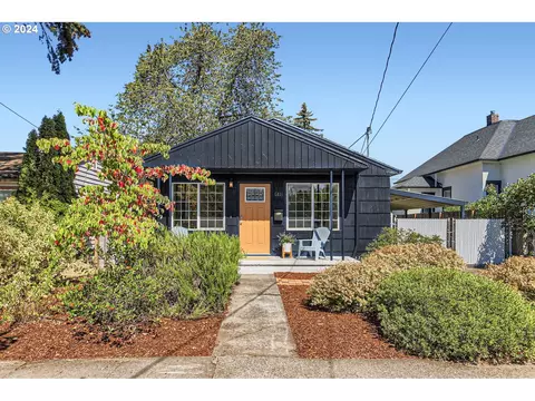 6811 SE Knight St, Portland, OR 97206