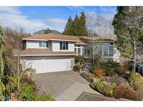 15418 SW Ashley Dr, Tigard, OR 97224