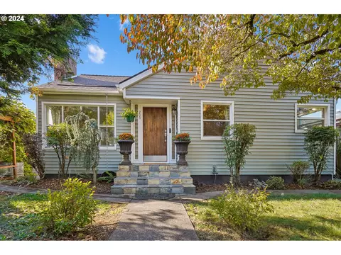 205 W 39th St, Vancouver, WA 98660