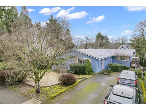 2717 SE 28th Ave, Portland, OR 97202