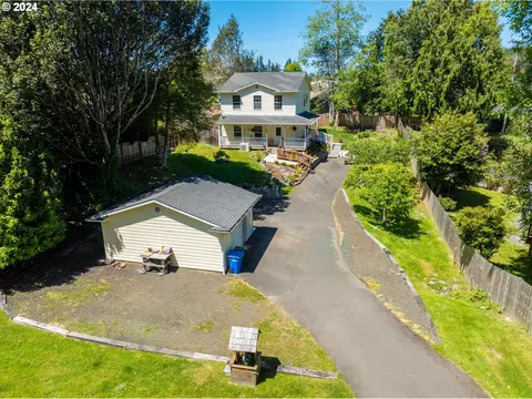 2457 Bowman Rd, Reedsport, OR 97467