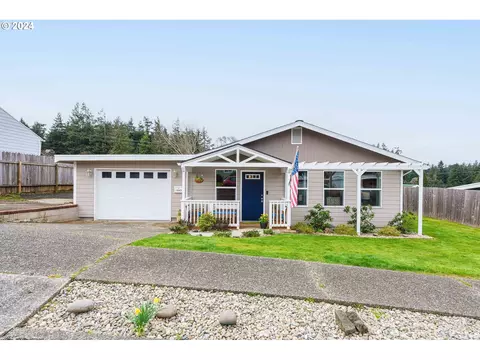 1845 Juniper Ave, Coos Bay, OR 97420