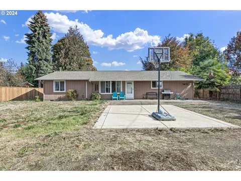 2403 W Irwin Way, Eugene, OR 97402