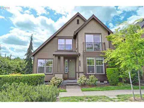 7094 NE Cherry Dr, Hillsboro, OR 97124