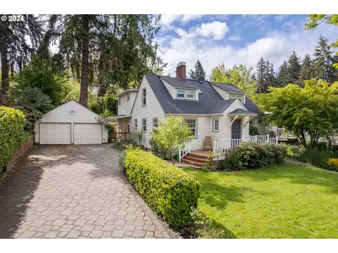 2680 Emerald St, Eugene, OR 97403
