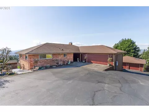 320 Highland Park Dr, Kelso, WA 98626