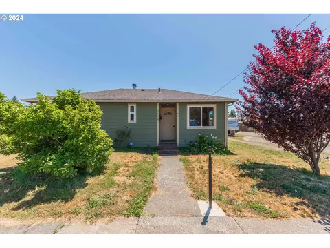 1502 Doborout St, Myrtle Point, OR 97458