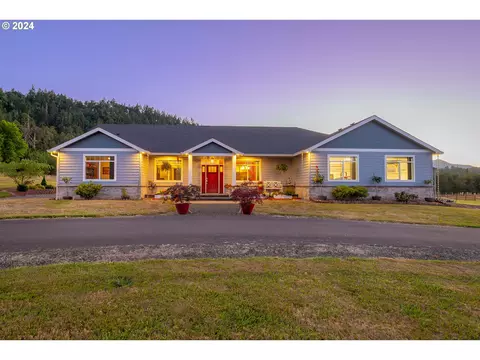 475 Evelyn St, Roseburg, OR 97471