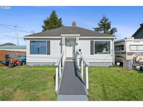701 Elm Ave, Tillamook, OR 97141