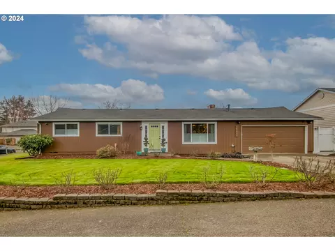15055 SE Brackenbush Rd, Clackamas, OR 97015